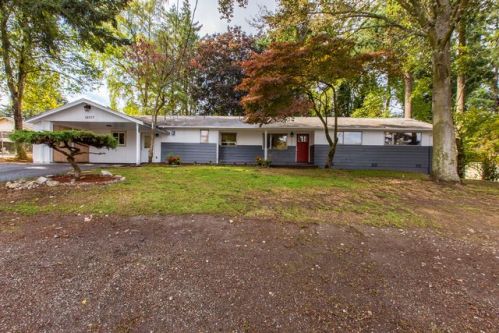 14207 6 Ave, Seattle WA  98166-1517 exterior