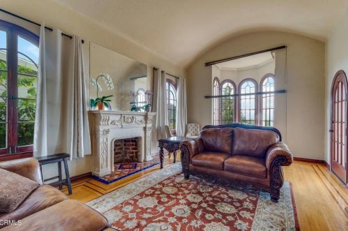 1128 Marion Dr, Glendale CA  91205-3713 exterior