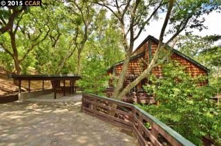 871 Las Trampas Rd, Lafayette, CA 94549-4825