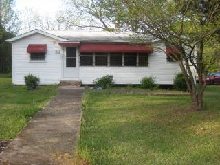 630 Old Spartanburg Hwy, Wellford, SC 29385-9653