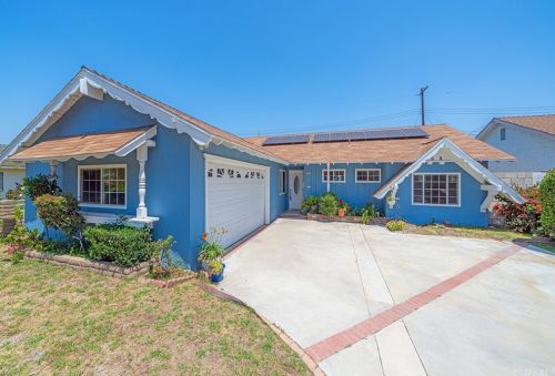 2809 Willits St, Santa Ana, CA 92704-1556
