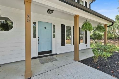 30 Southfield Dr, Newnan, GA 30265-1911