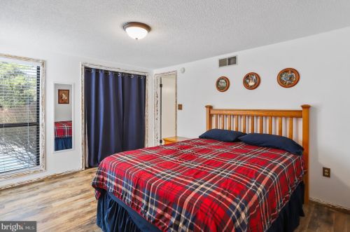 283 The Woods Rd, Hedgesville WV  25427-6886 exterior