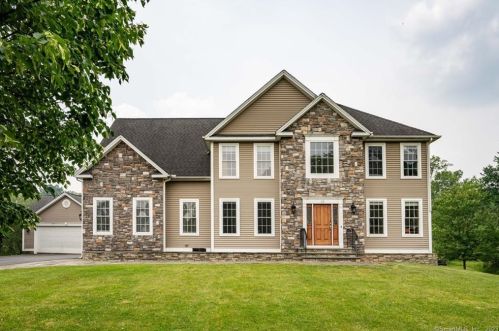85 Great Oak Dr, Kensington, CT 06037-1959