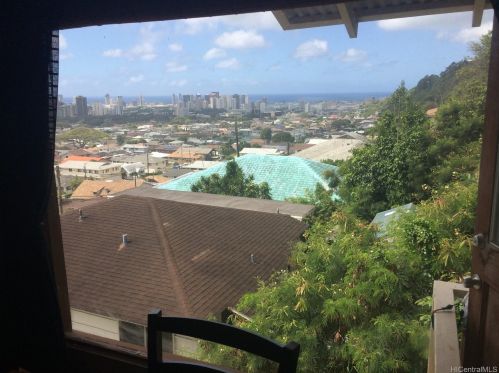 835 Puunani Pl, Honolulu HI  96817-7312 exterior
