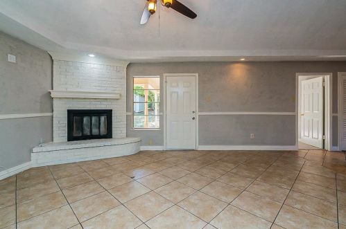 2401 Weiler Blvd, Fort Worth TX  76112-5042 exterior