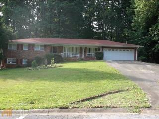 5656 Nottingham Dr, Lilburn, GA 30047-6021