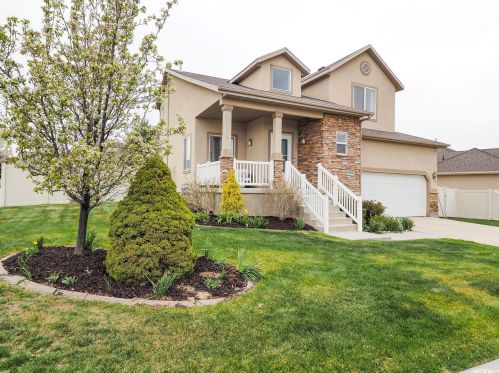 8298 Sky Meadow Dr, Taylorsville, UT 84081-1904