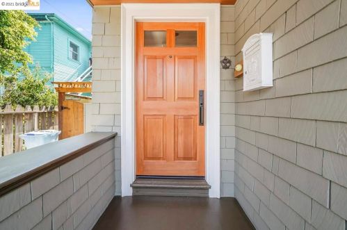 2028 Woolsey St, Berkeley, CA 94703-2551