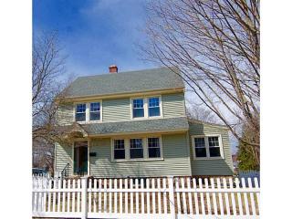 3 Benefit St, Westerly, RI 02891-2312