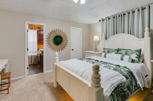 6401 Peggy Dr, Fort Worth TX  76133-4429 exterior
