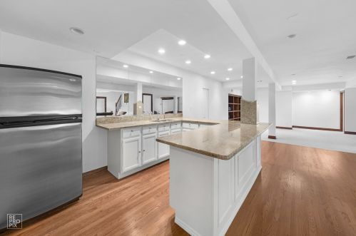 6972 Fieldstone Dr, Willowbrook IL  60527-6969 exterior