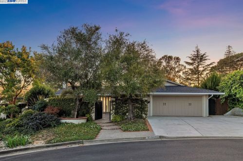 28009 Nob Hill Ct, Hayward, CA 94542-2115