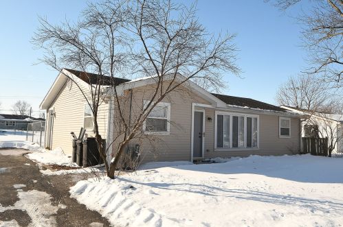 803 Windsor Ave, Crete IL  60417-3940 exterior