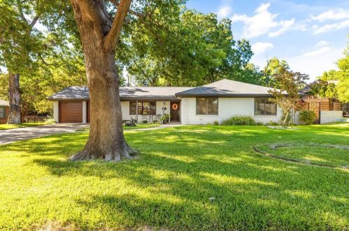 6916 Bal Lake Dr, Fort Worth, TX 76116-8018