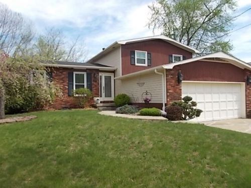 958 Montgomery Ct, Decatur, IL 62526-1240