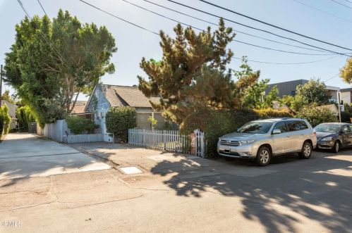 12926 Addison St, Van Nuys, CA 91423-2216