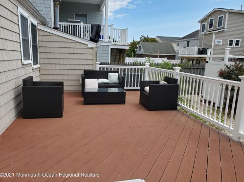 110 Bryn Mawr Ave, Lavallette NJ  08735-2006 exterior