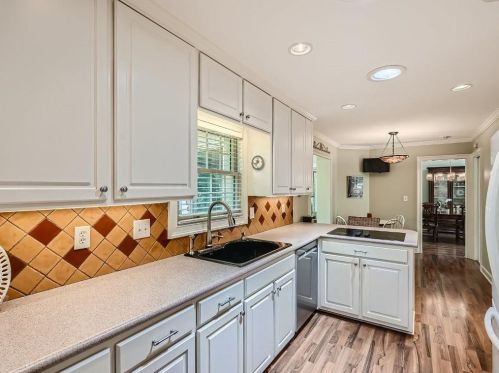 2269 Echo Hl Cir, Atlanta GA  30345-1902 exterior
