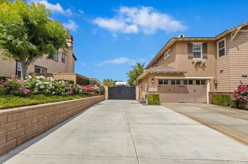 16107 Sierra Heights Dr, Riverside CA  92503-8413 exterior