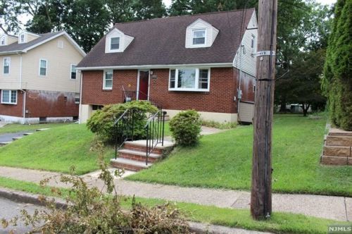 98 Howland Ave, Teaneck, NJ 07666-6042
