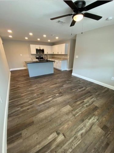 711 Dallas St, Midlothian TX  76063-2047 exterior