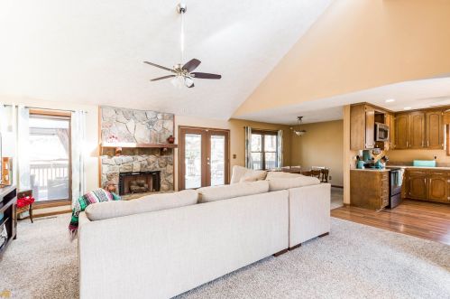 4046 Maxanne Dr, Kennesaw, GA 30144-2147