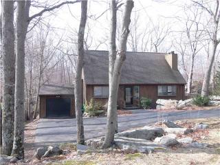 106 Russett Dr, Guilford, CT 06437-1847