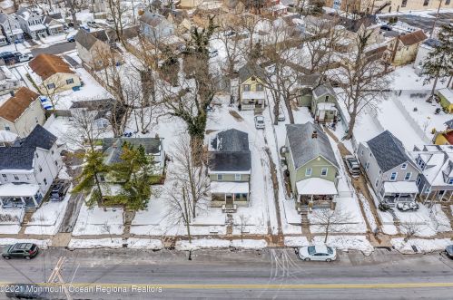 1328 Asbury Ave, Tinton Falls NJ  07712-5731 exterior