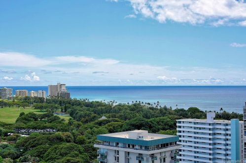 2600 Pualani Way, Honolulu HI  96815-3979 exterior