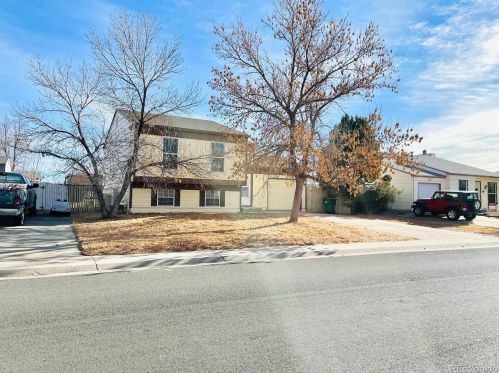 1728 Ceylon St, Denver, CO 80011-5238