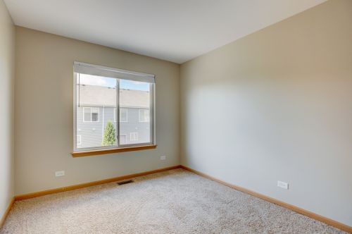 896 Emerald Dr, Pingree Grove IL  60140-9114 exterior
