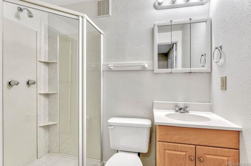 5647 Winnipeg St, Denver CO  80015-6767 exterior