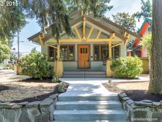 5264 Mallory Ave, Portland OR  97211-2630 exterior