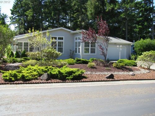 618 38th Pl, Florence, OR 97439-9293