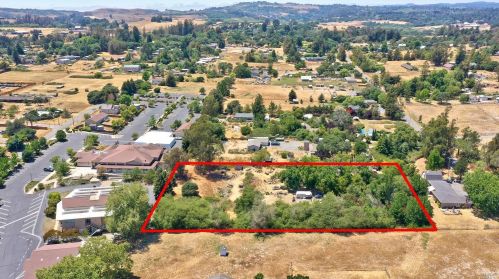 5075 Volkerts Rd, Sebastopol, CA 95472-5928