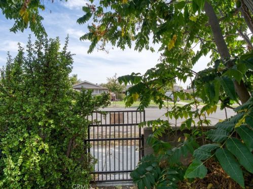 516 State College Blvd, Anaheim CA  92806-4658 exterior