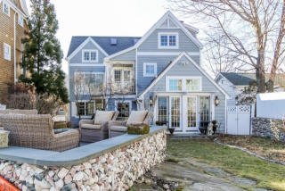 4 Rocky Point Rd, Norwalk, CT 06853-1838