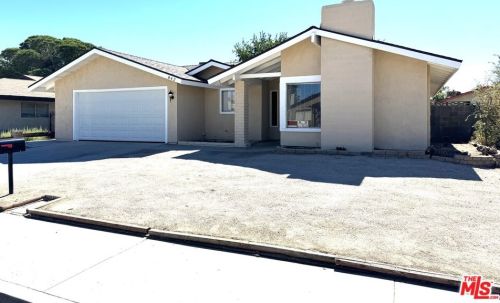 842 Langhorn St, Lancaster, CA 93535-2729