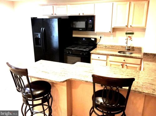 703 Tamani Dr, Herndon, VA 20170-3927