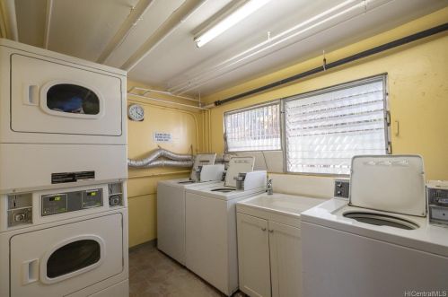 2609 Ala Wai Blvd, Honolulu HI  96815-3964 exterior