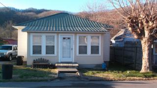 401 Jackson Ave, Erwin, TN 37650-3208