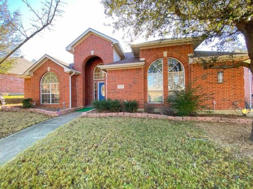 4629 Parkhaven Dr, Garland TX  75043-1800 exterior
