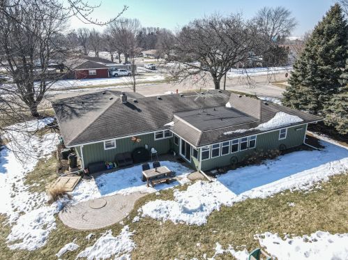 365 Conlin Ave, Sycamore IL  60178-3025 exterior