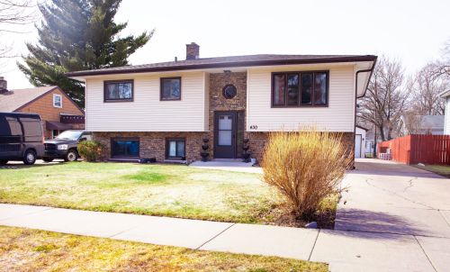 430 Pine Ave, Wood Dale, IL 60191-1624