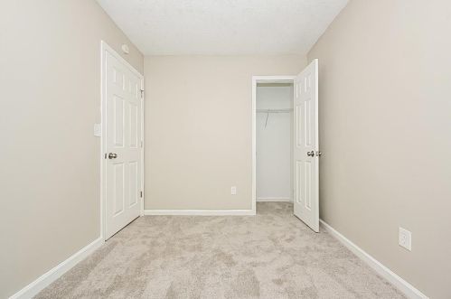 6837 Hiddenlake Dr, Rex GA  30273-2164 exterior