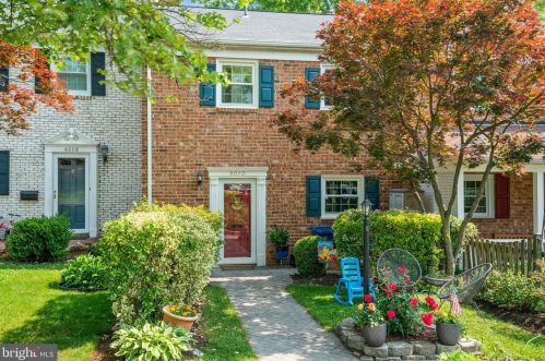 6010 Hardwick Pl, Falls Church, VA 22041-2413