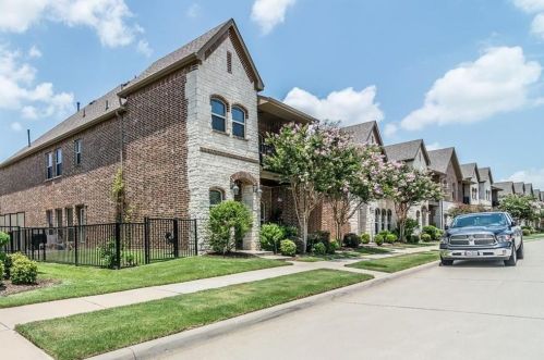 4213 Comanche Dr, Carrollton TX  75010-3301 exterior