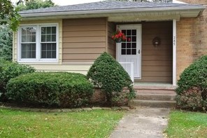 285 Jefferson Ave, Pingree Grove IL  60140-7646 exterior