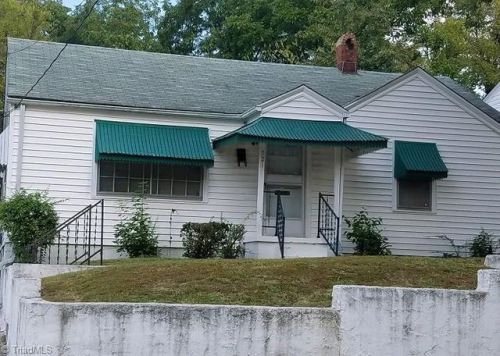 721 Bragg St, Greensboro, NC 27406-1703